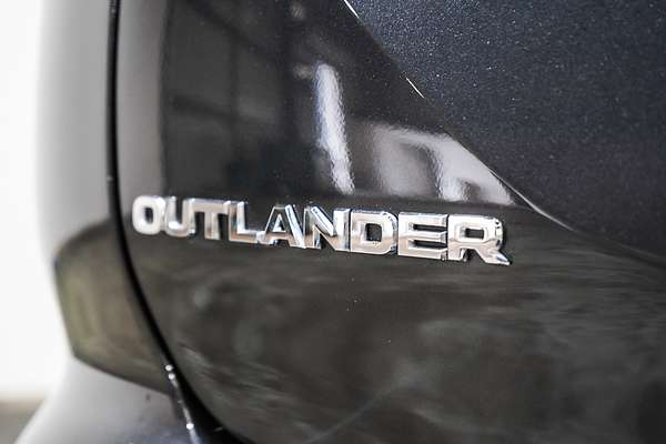 2024 Mitsubishi Outlander LS ZM