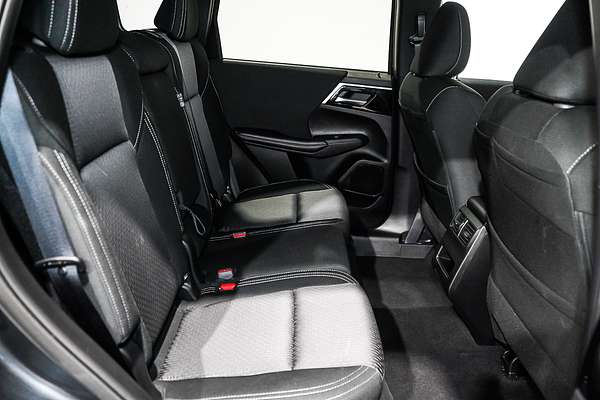 2024 Mitsubishi Outlander LS ZM