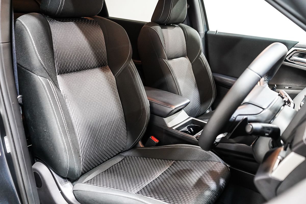 2024 Mitsubishi Outlander LS ZM