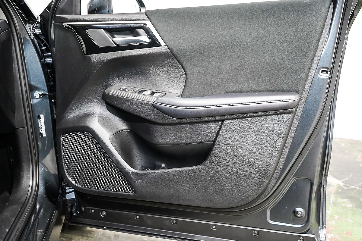 2024 Mitsubishi Outlander LS ZM