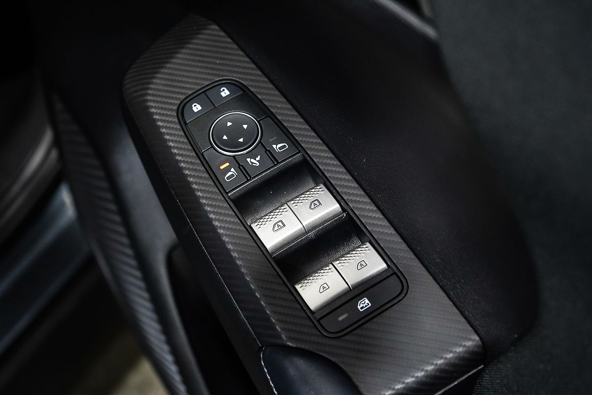 2024 Mitsubishi Outlander LS ZM