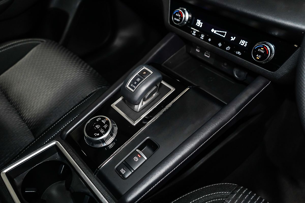 2024 Mitsubishi Outlander LS ZM