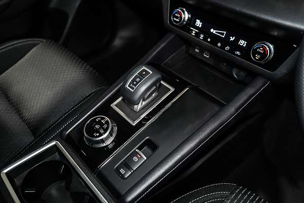2024 Mitsubishi Outlander LS ZM