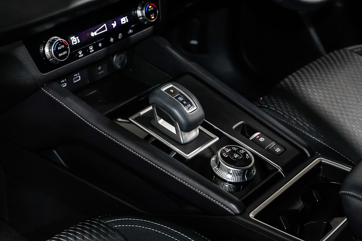 2024 Mitsubishi Outlander LS ZM