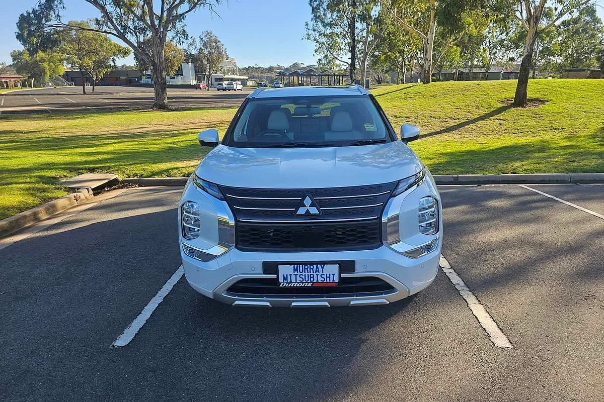 2024 Mitsubishi Outlander PHEV Exceed ZM