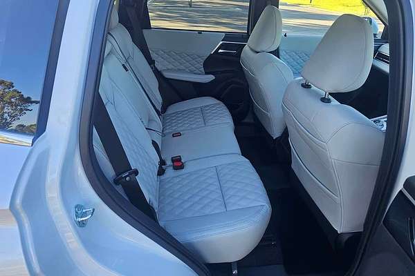 2024 Mitsubishi Outlander PHEV Exceed ZM