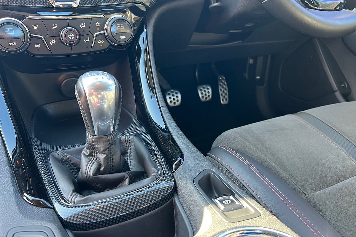 2016 Holden Commodore SV6 Black VF Series II