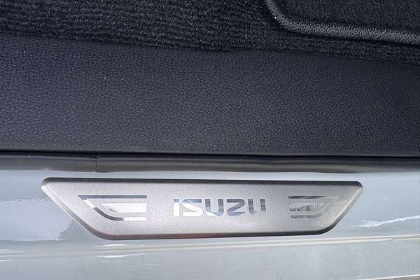 2025 Isuzu MU-X LS-T