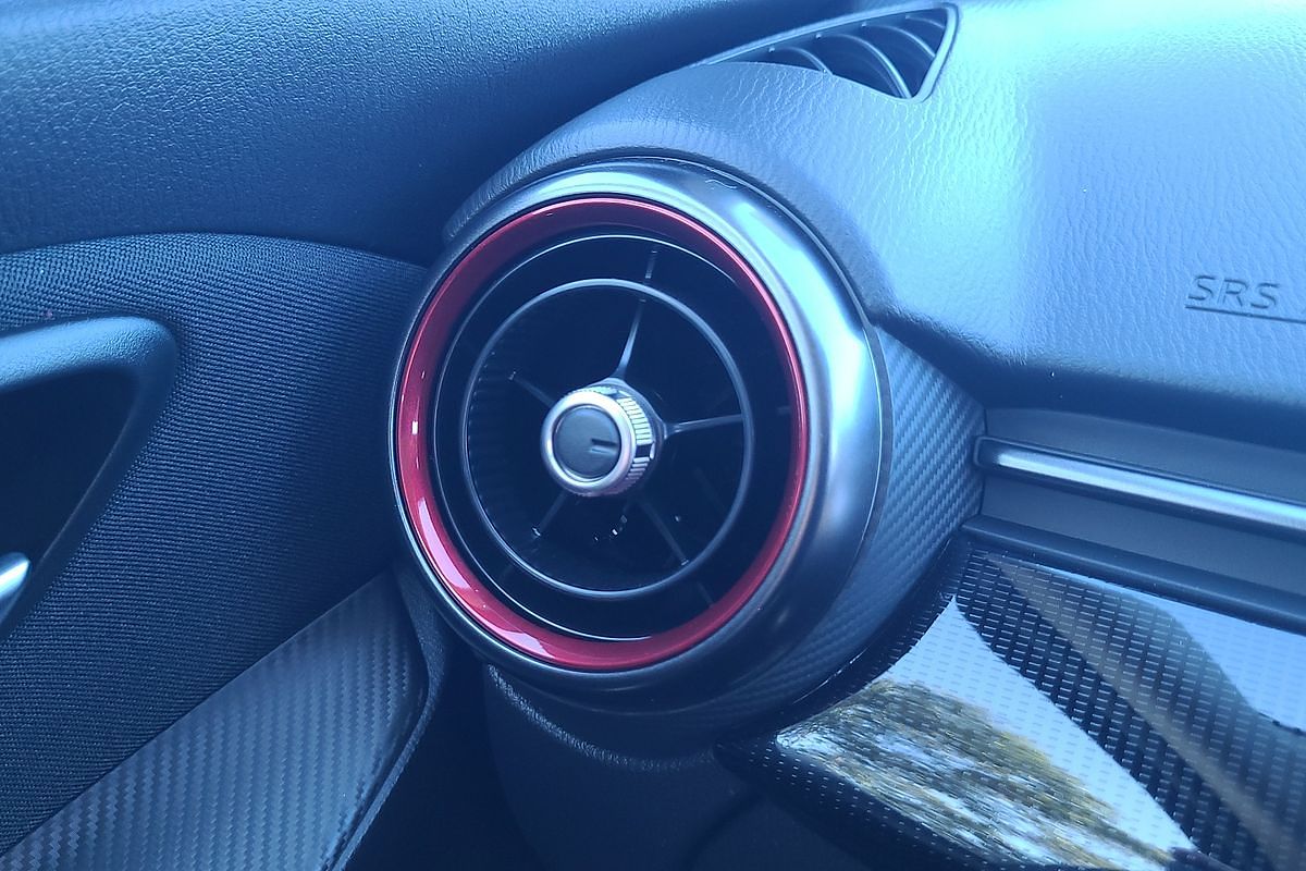 2025 Mazda 2 G15 Evolve DJ Series