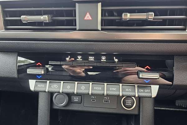2025 Mitsubishi Triton GSR MV 4X4
