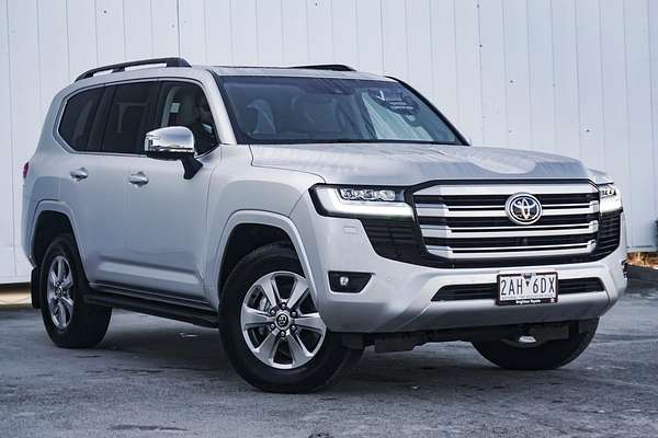 2024 Toyota Landcruiser Sahara FJA300R