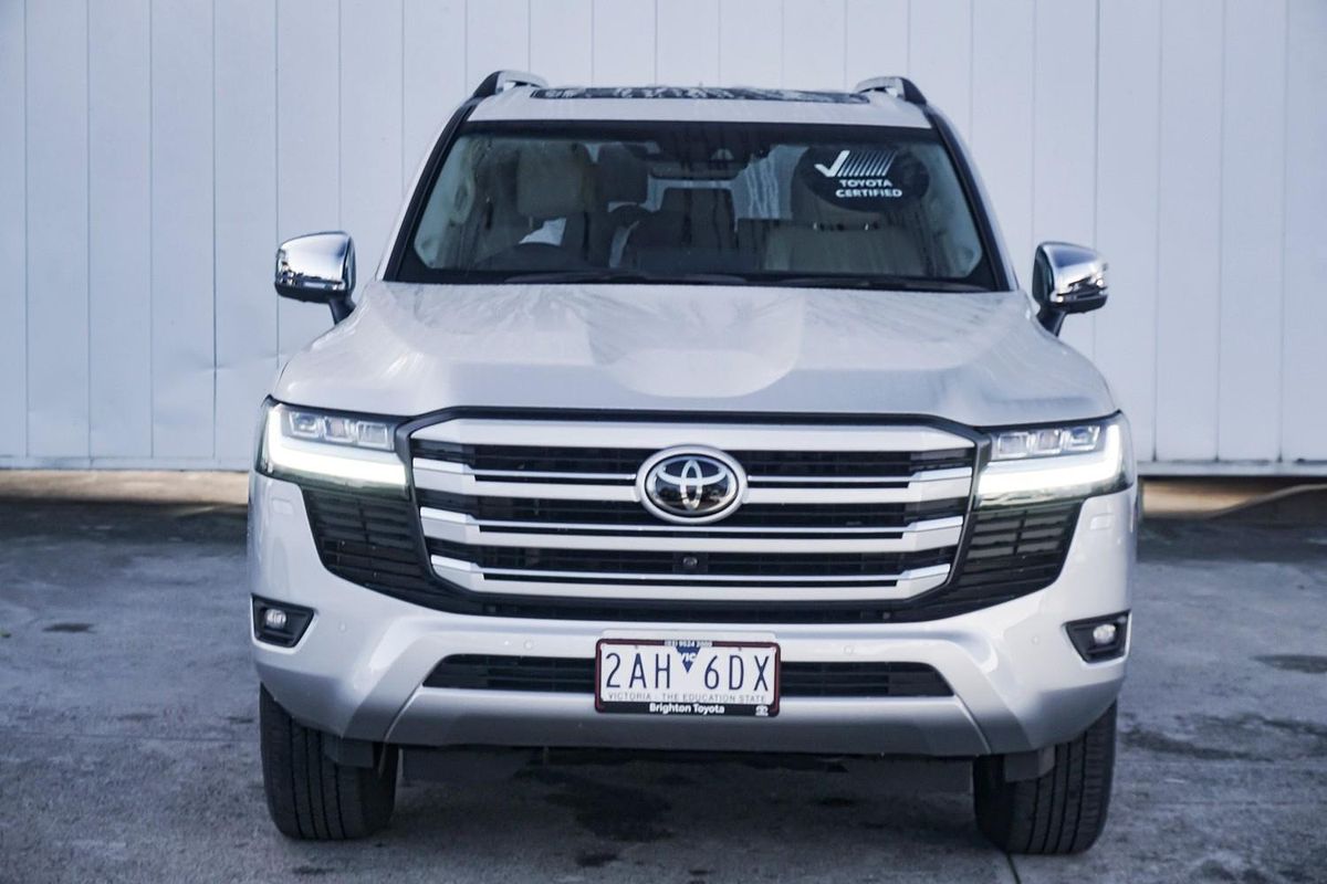 2024 Toyota Landcruiser Sahara FJA300R