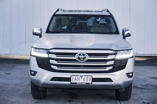 2024 Toyota Landcruiser Sahara FJA300R