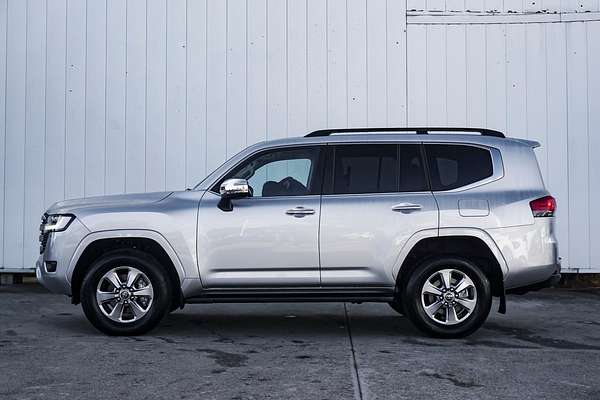 2024 Toyota Landcruiser Sahara FJA300R