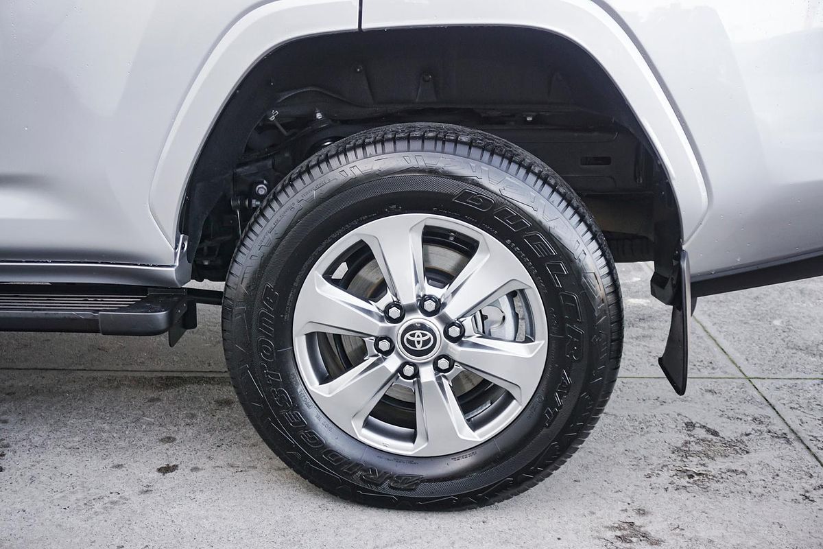 2024 Toyota Landcruiser Sahara FJA300R