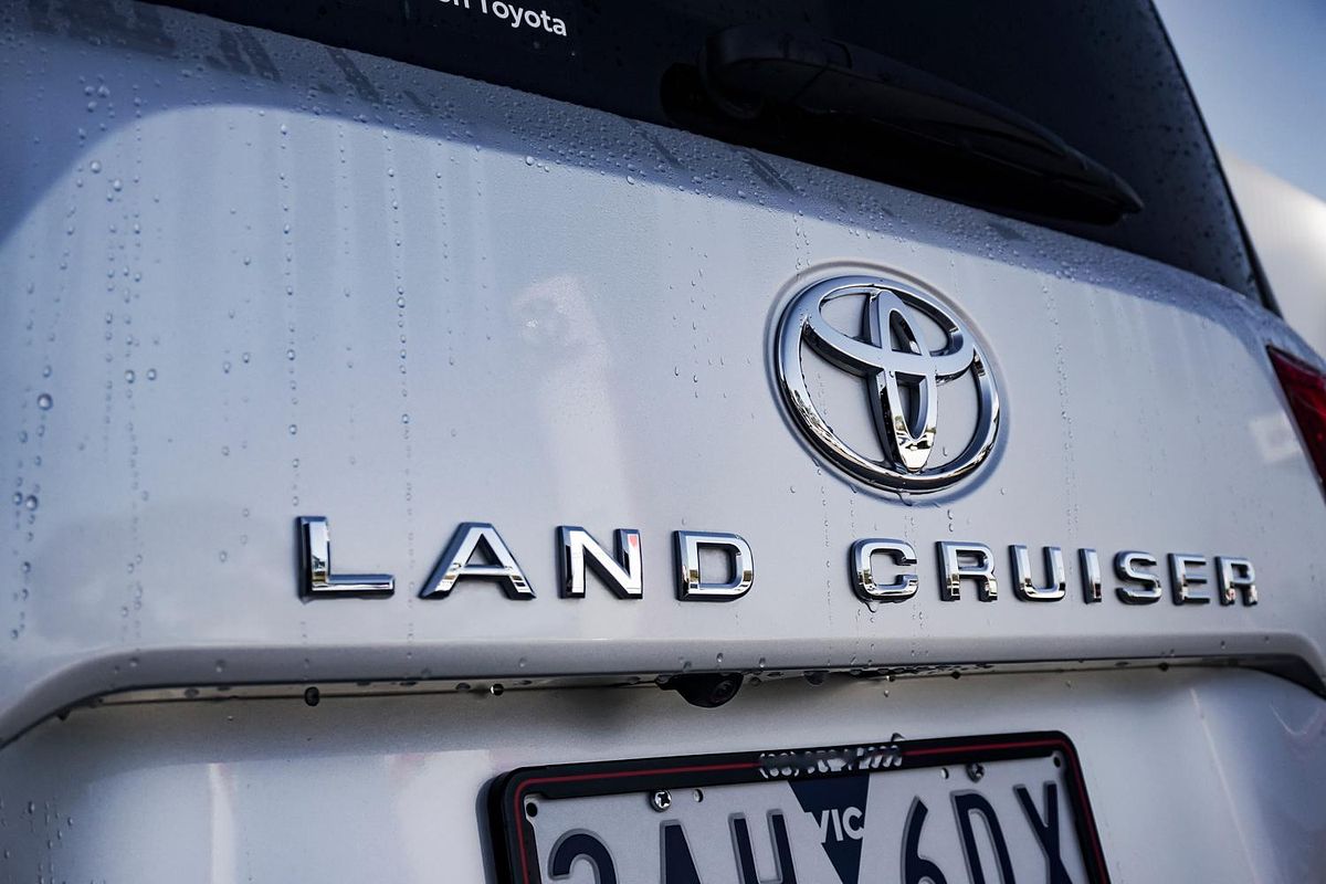 2024 Toyota Landcruiser Sahara FJA300R