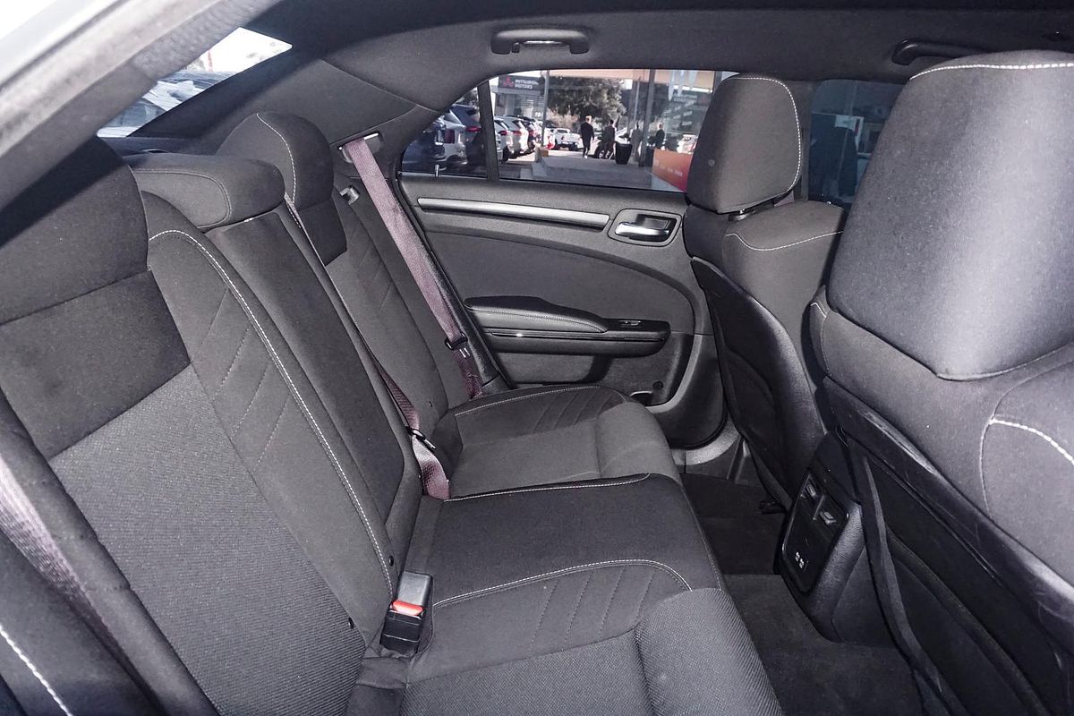 2021 Chrysler 300 SRT Core LX