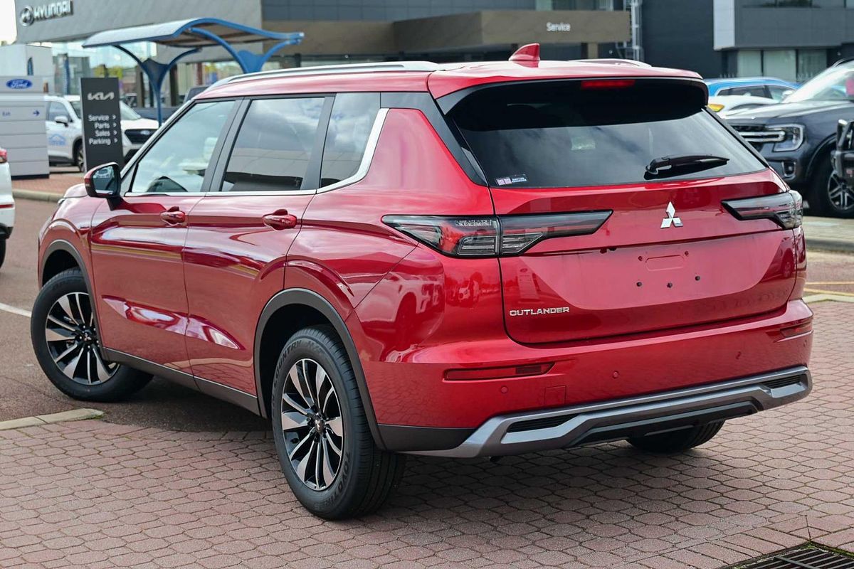 2025 Mitsubishi Outlander LS ZM