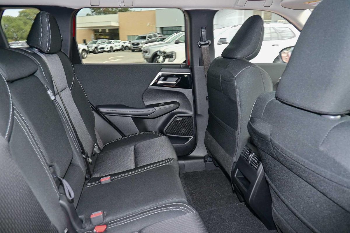2025 Mitsubishi Outlander LS ZM