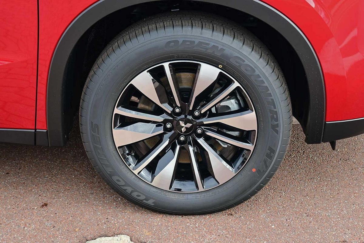 2025 Mitsubishi Outlander LS ZM