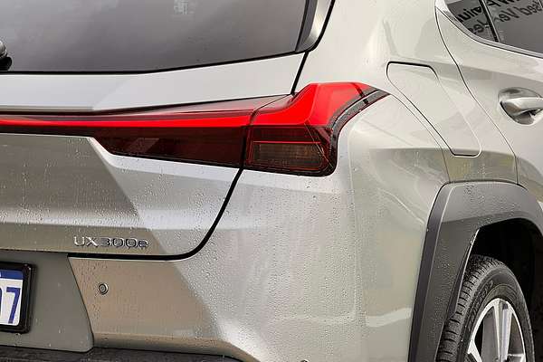 2022 Lexus UX UX300e Sports Luxury KMA10R