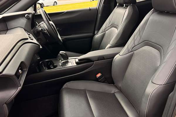 2022 Lexus UX UX300e Sports Luxury KMA10R