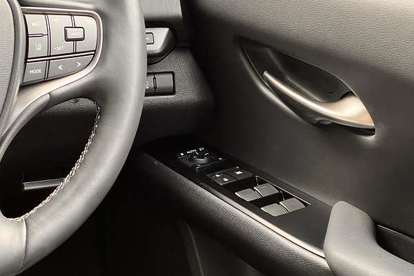 2022 Lexus UX UX300e Sports Luxury KMA10R