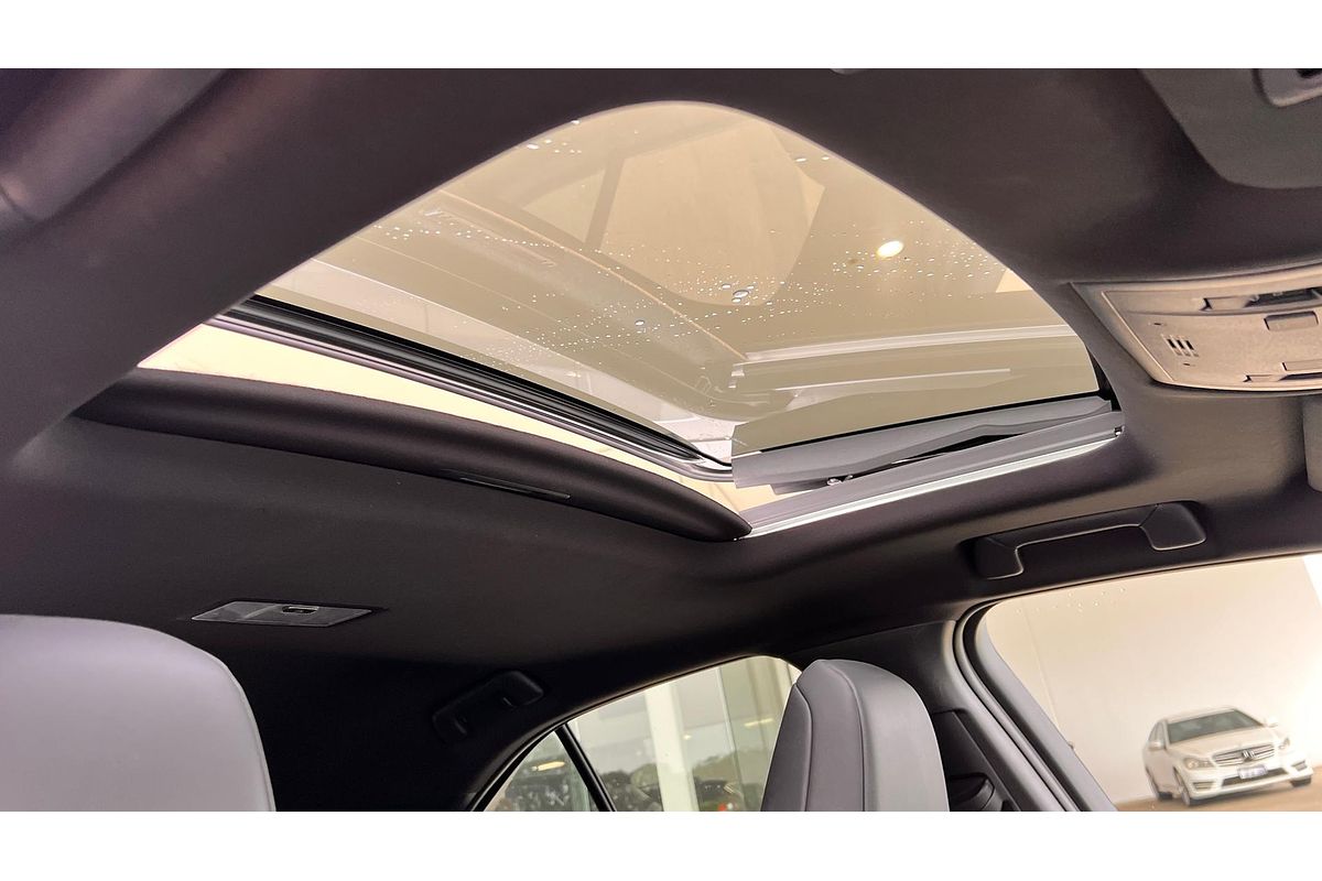 2022 Lexus UX UX300e Sports Luxury KMA10R