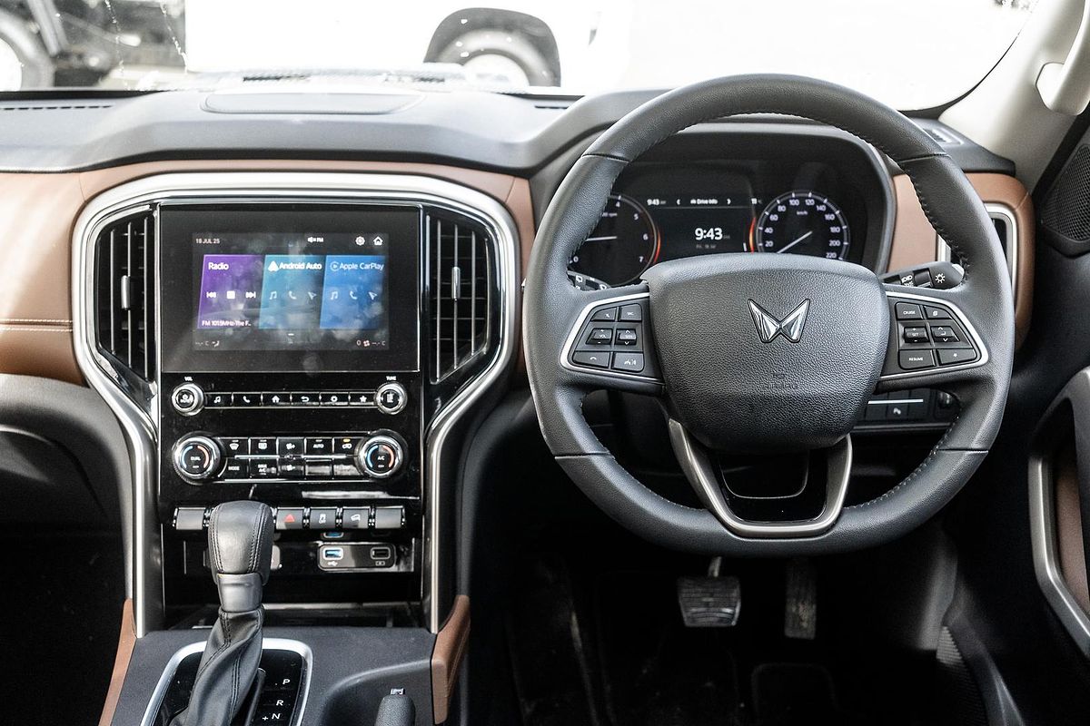 2023 Mahindra Scorpio Z8L