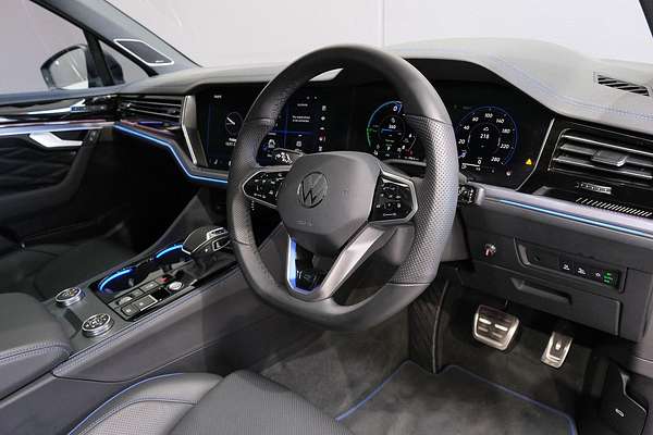2024 Volkswagen Touareg R RC