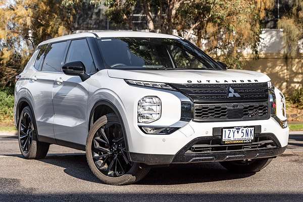 2023 Mitsubishi Outlander Black Edition ZM