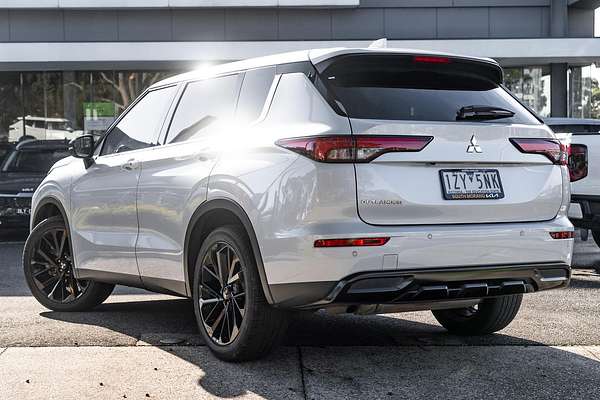 2023 Mitsubishi Outlander Black Edition ZM