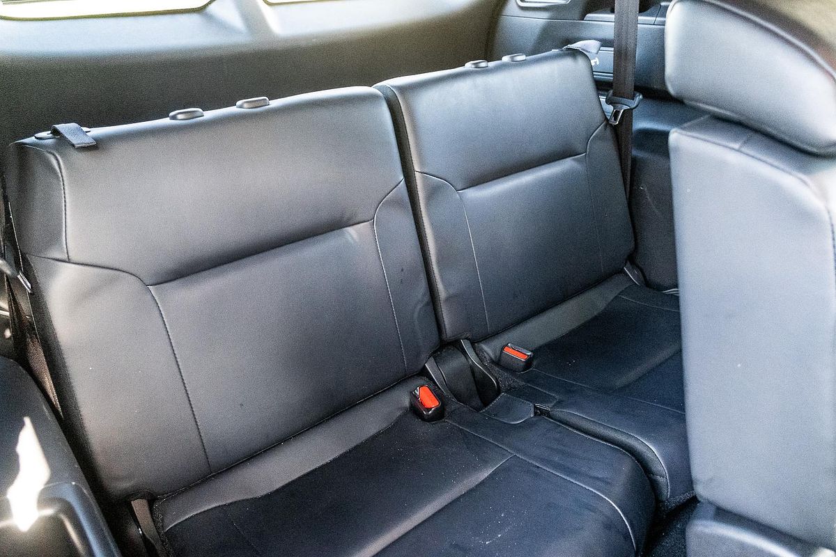 2023 Mitsubishi Outlander Black Edition ZM