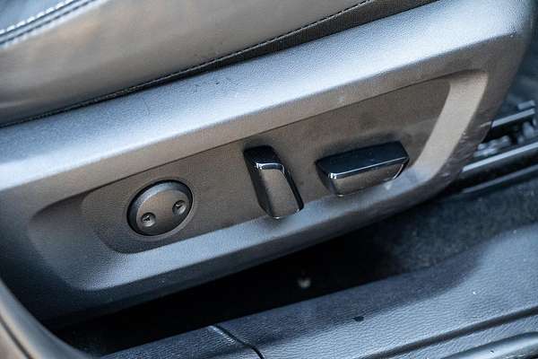 2023 Mitsubishi Outlander Black Edition ZM