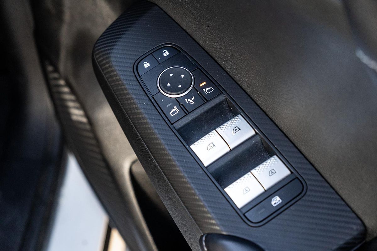 2023 Mitsubishi Outlander Black Edition ZM
