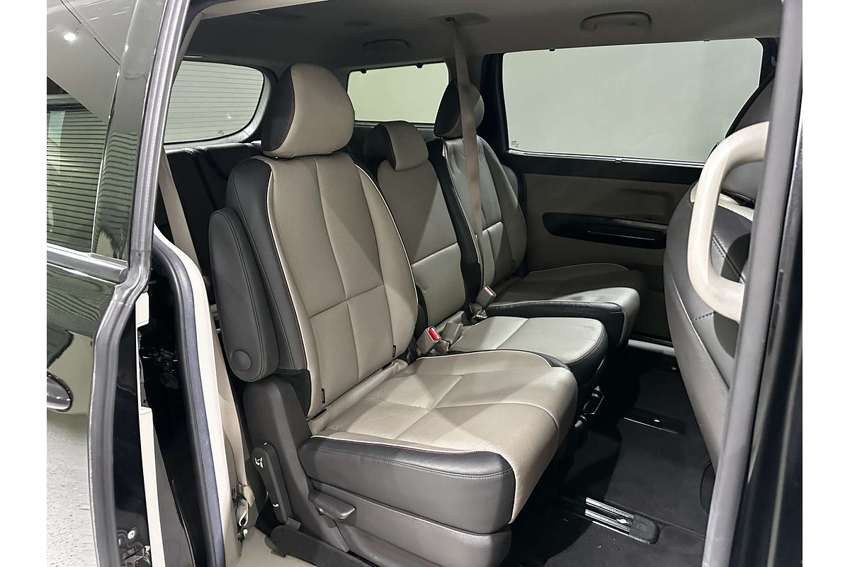 2016 Kia Carnival Platinum YP