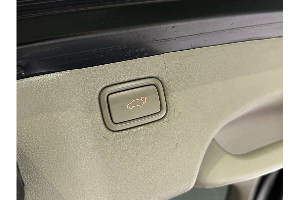 2016 Kia Carnival Platinum YP
