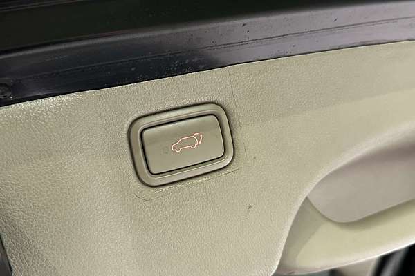 2016 Kia Carnival Platinum YP