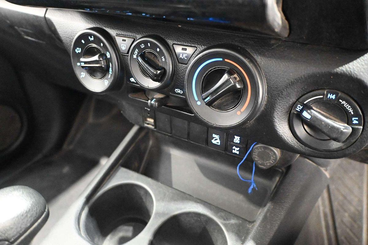 2020 Toyota Hilux SR GUN126R 4X4