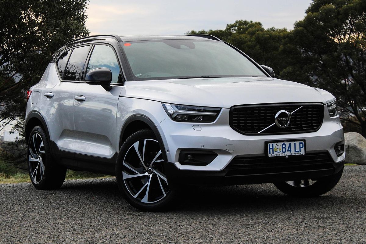 2018 Volvo XC40 D4 R-Design Launch Edition
