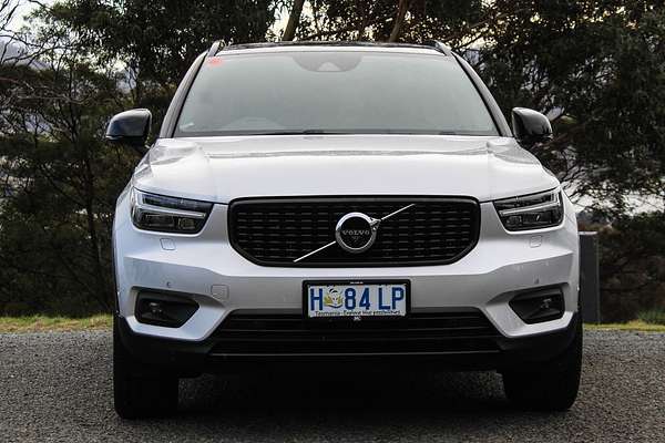 2018 Volvo XC40 D4 R-Design Launch Edition
