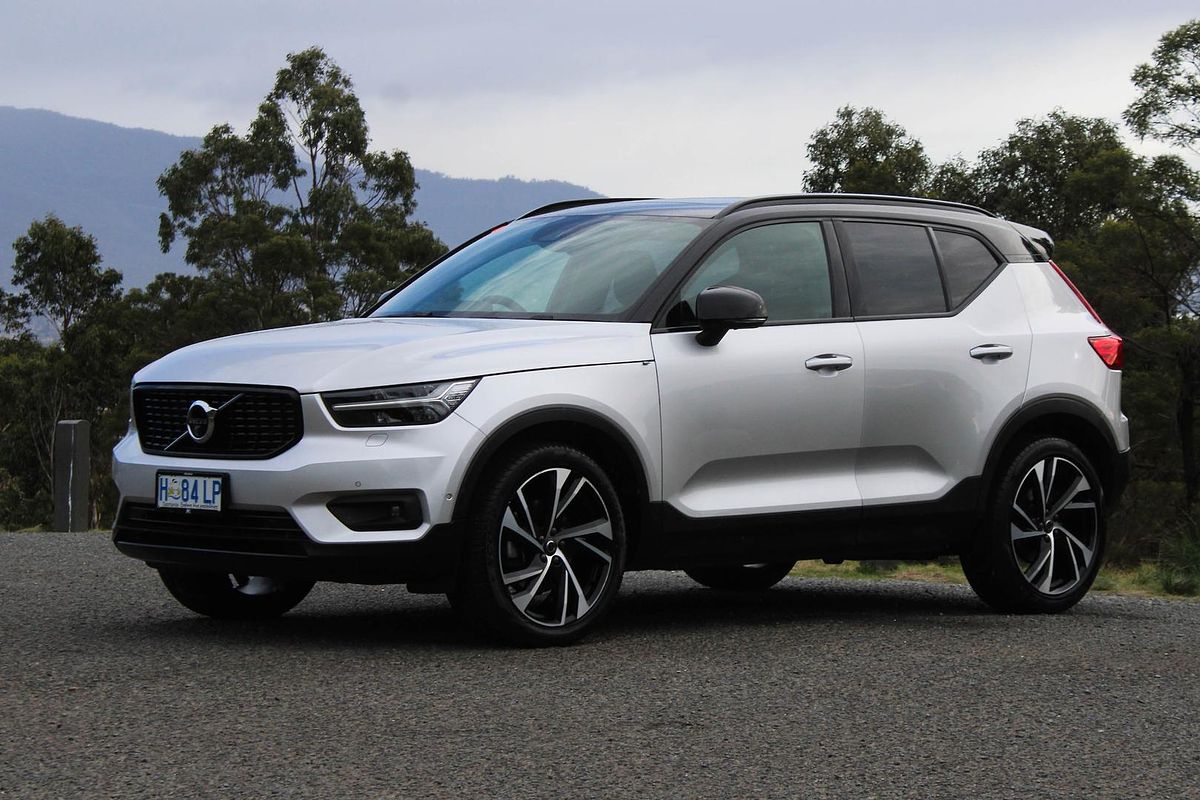 2018 Volvo XC40 D4 R-Design Launch Edition