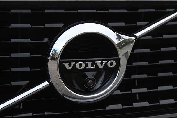 2018 Volvo XC40 D4 R-Design Launch Edition