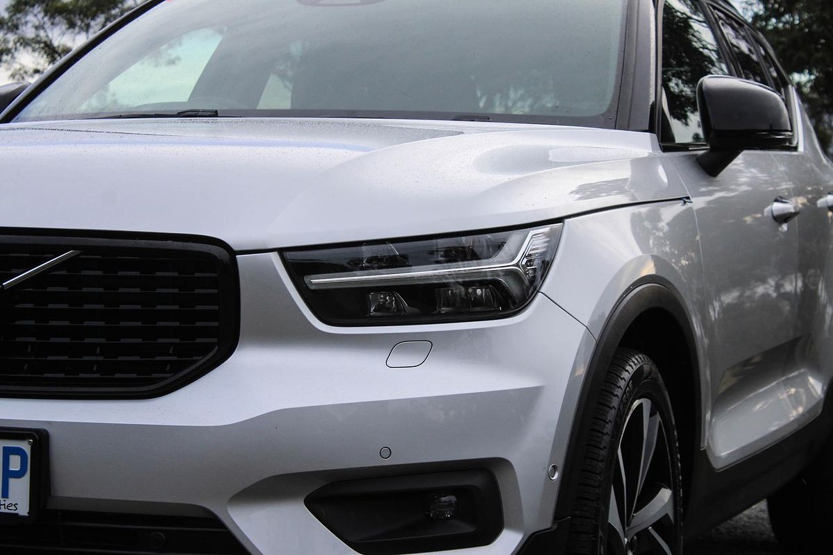 2018 Volvo XC40 D4 R-Design Launch Edition