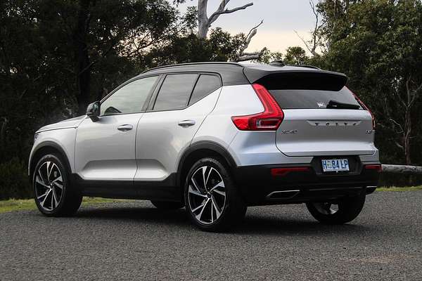2018 Volvo XC40 D4 R-Design Launch Edition