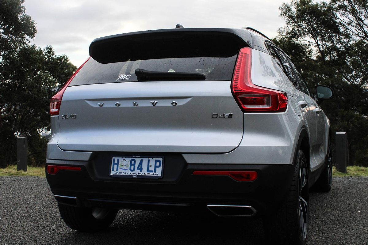 2018 Volvo XC40 D4 R-Design Launch Edition