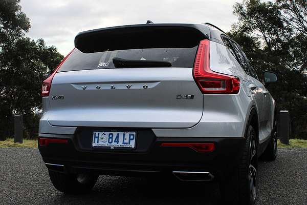 2018 Volvo XC40 D4 R-Design Launch Edition