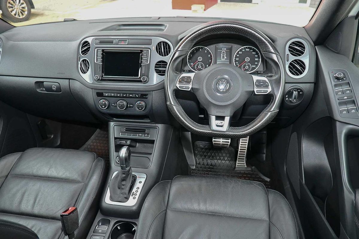 2016 Volkswagen Tiguan 155TSI R-Line 5N