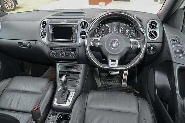 2016 Volkswagen Tiguan 155TSI R-Line 5N