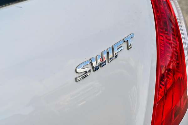 2014 Suzuki Swift GL Navigator FZ